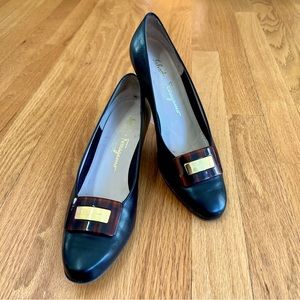 Vintage Salvatore Ferragamo Women’s Black Leather Shoes Size 8